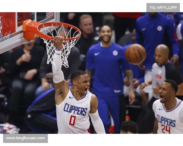 NBA十大经典扣篮瞬间盘点 每个都让人热血沸腾的精彩时刻 NBA十大经典扣篮瞬间盘点 每个都让人热血沸腾的精彩时刻